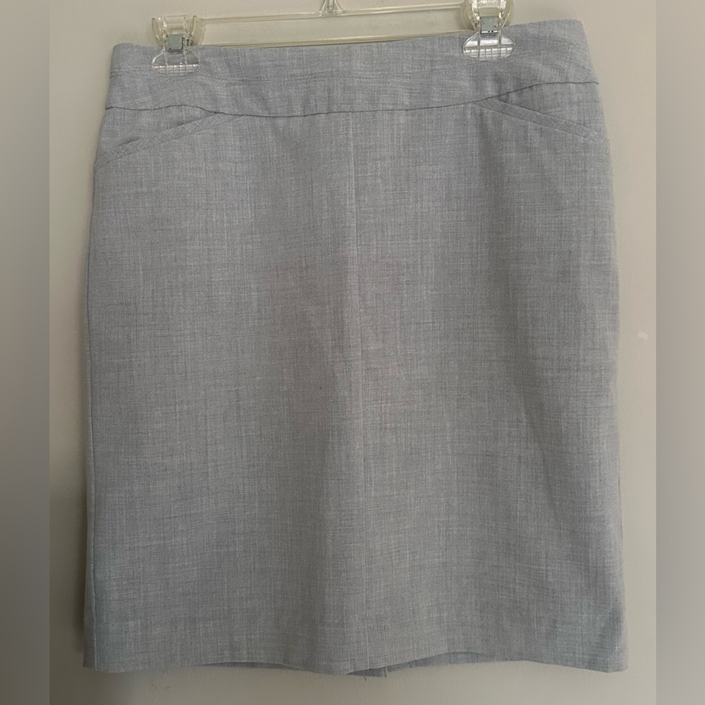 WORTHINGTON size 8P, Light Gray Pencil Skirt